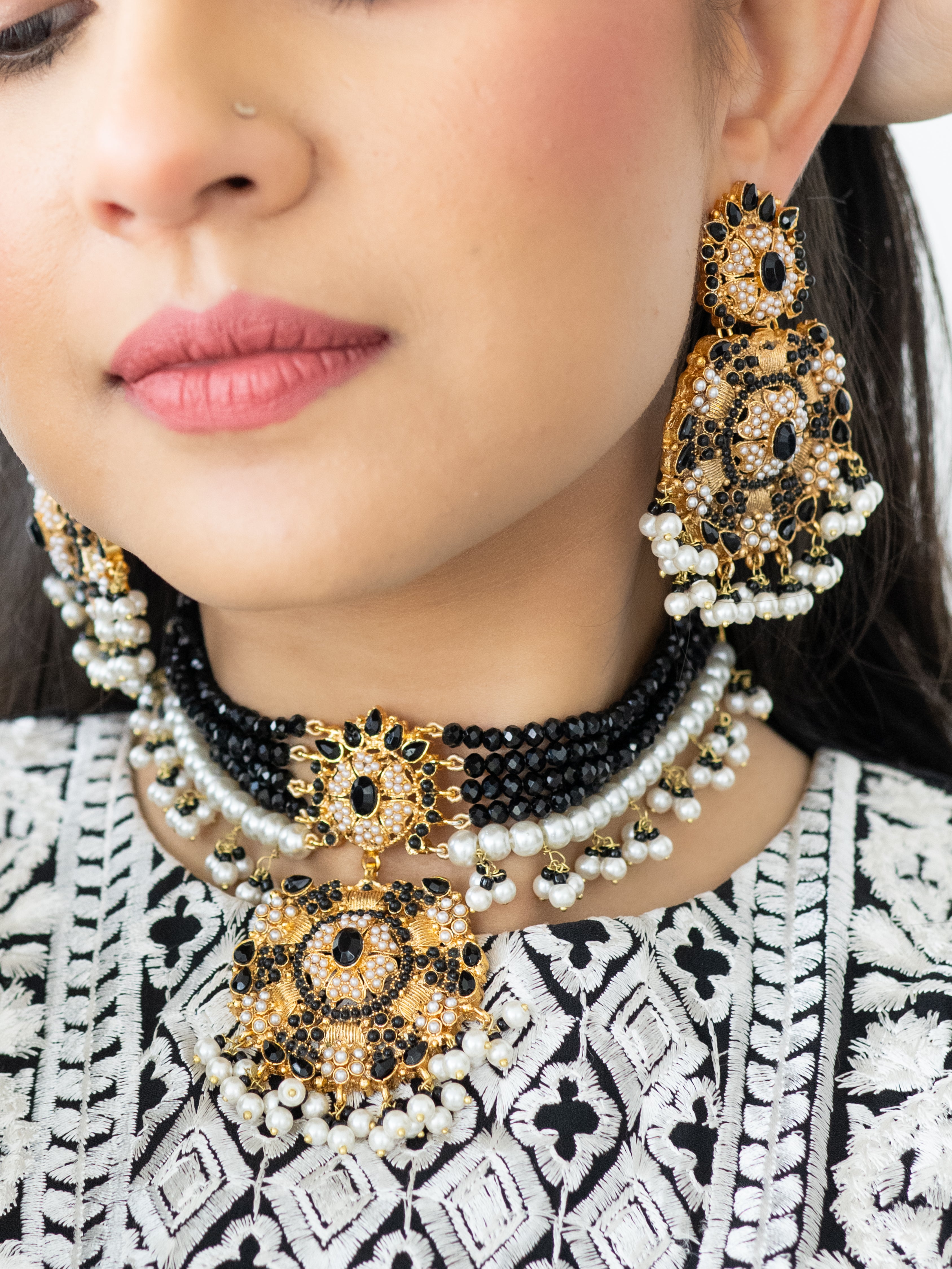 Duniya Necklace and Earrings Set
